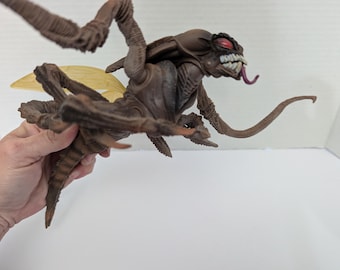 Figura Alienígena da Série BAF da Rainha da Ninhada da Marvel Legends da Hasbro X-Men