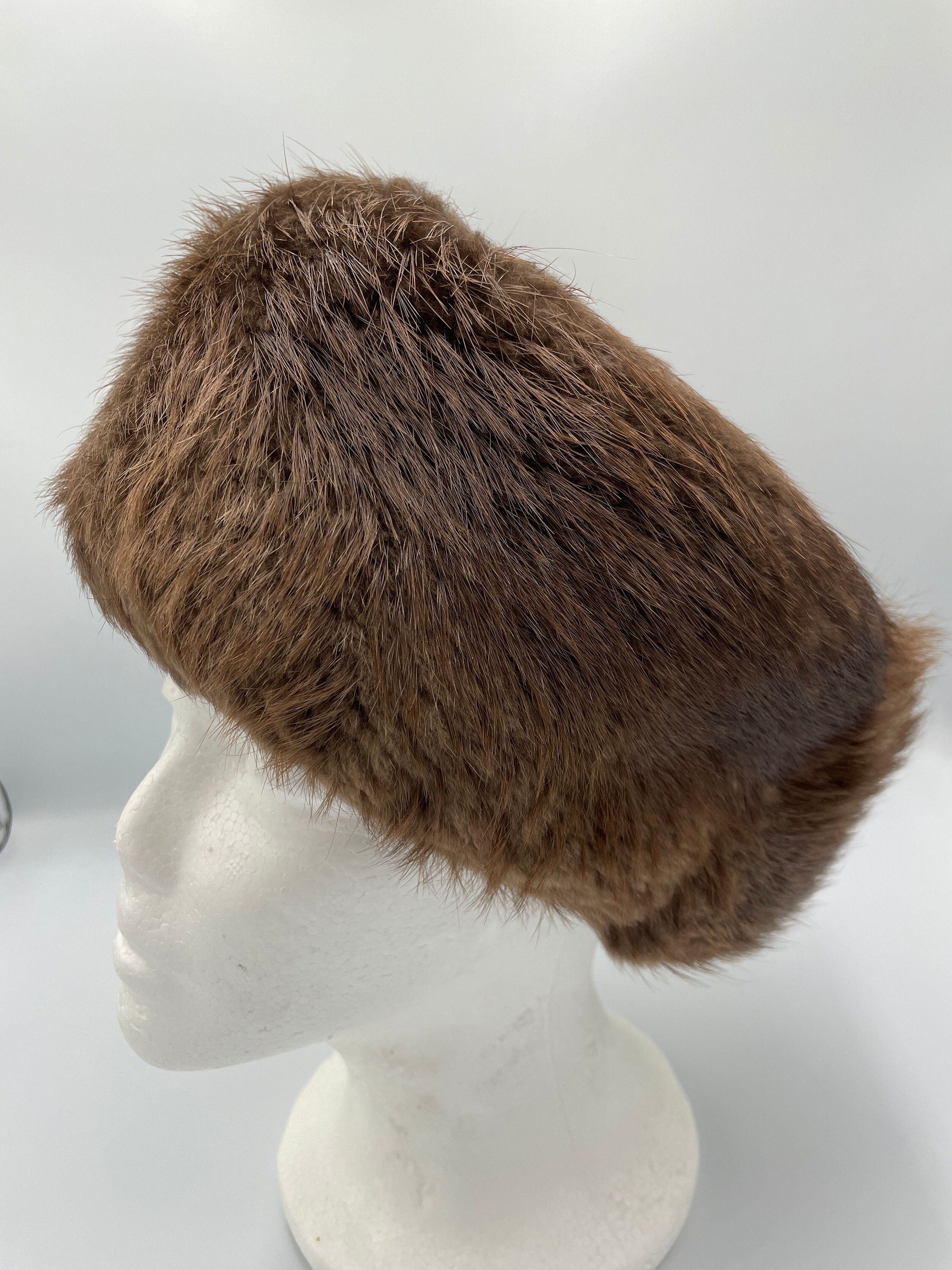 Unisex Real Beaver Fur Pillbox Style Hat - Etsy display picture 1