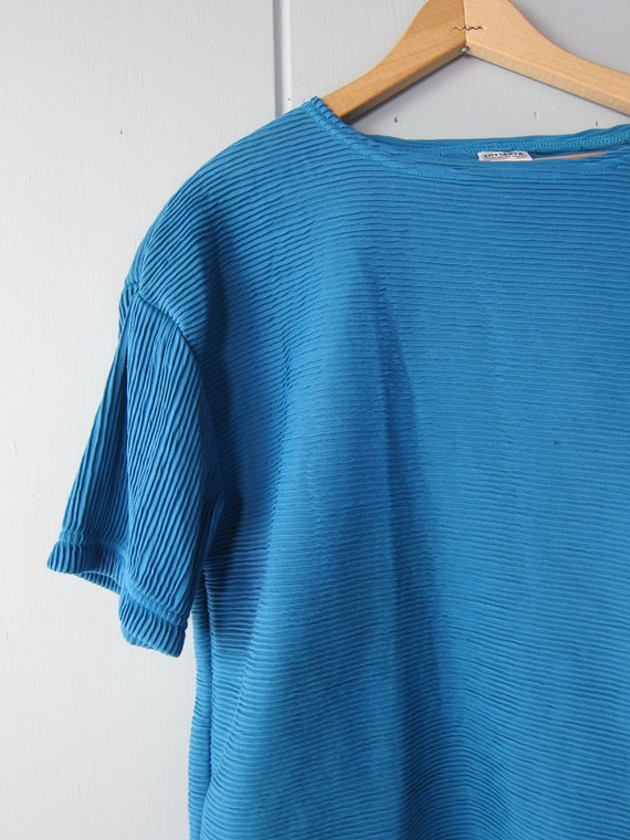80s Teal Blue Textured Tshirt | Vintage Oversized… - image 3