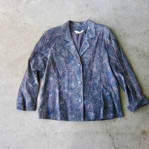 Manteau imprimé en cuir Sibylle Lyn années 80 | Blouson aviateur en daim doux au toucher | Veste en cuir colorée boutonnée canadienne vintage