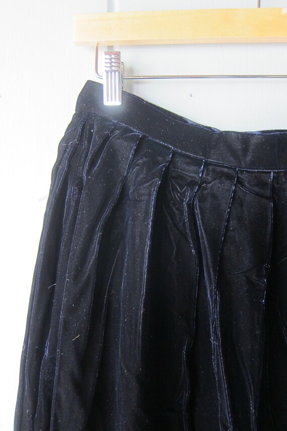 70s Dark Blue VELVET Skirt | Gathered Pleated Mid… - image 5