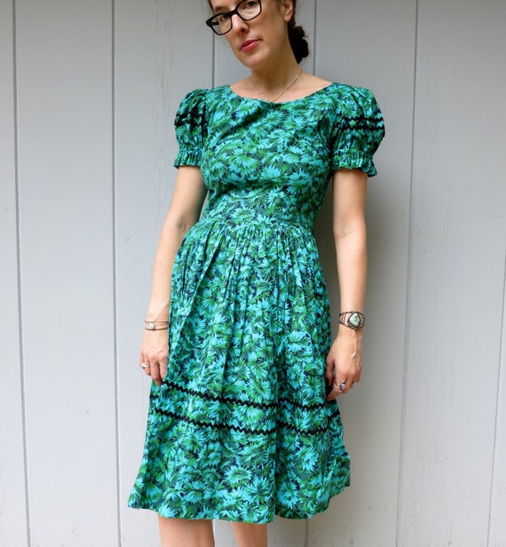 50s Square Dancing Dress | Full Circle Floral Pri… - image 6