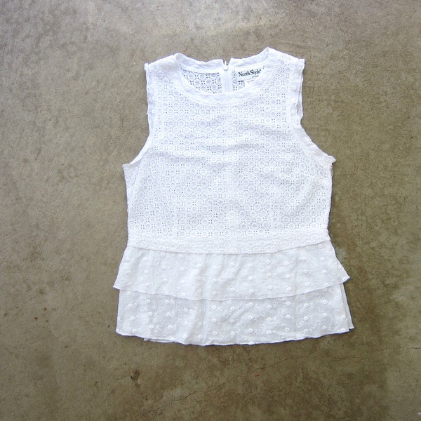 100% cotton white eyelet ruffle blouse ... plus XL ,,, main image 0