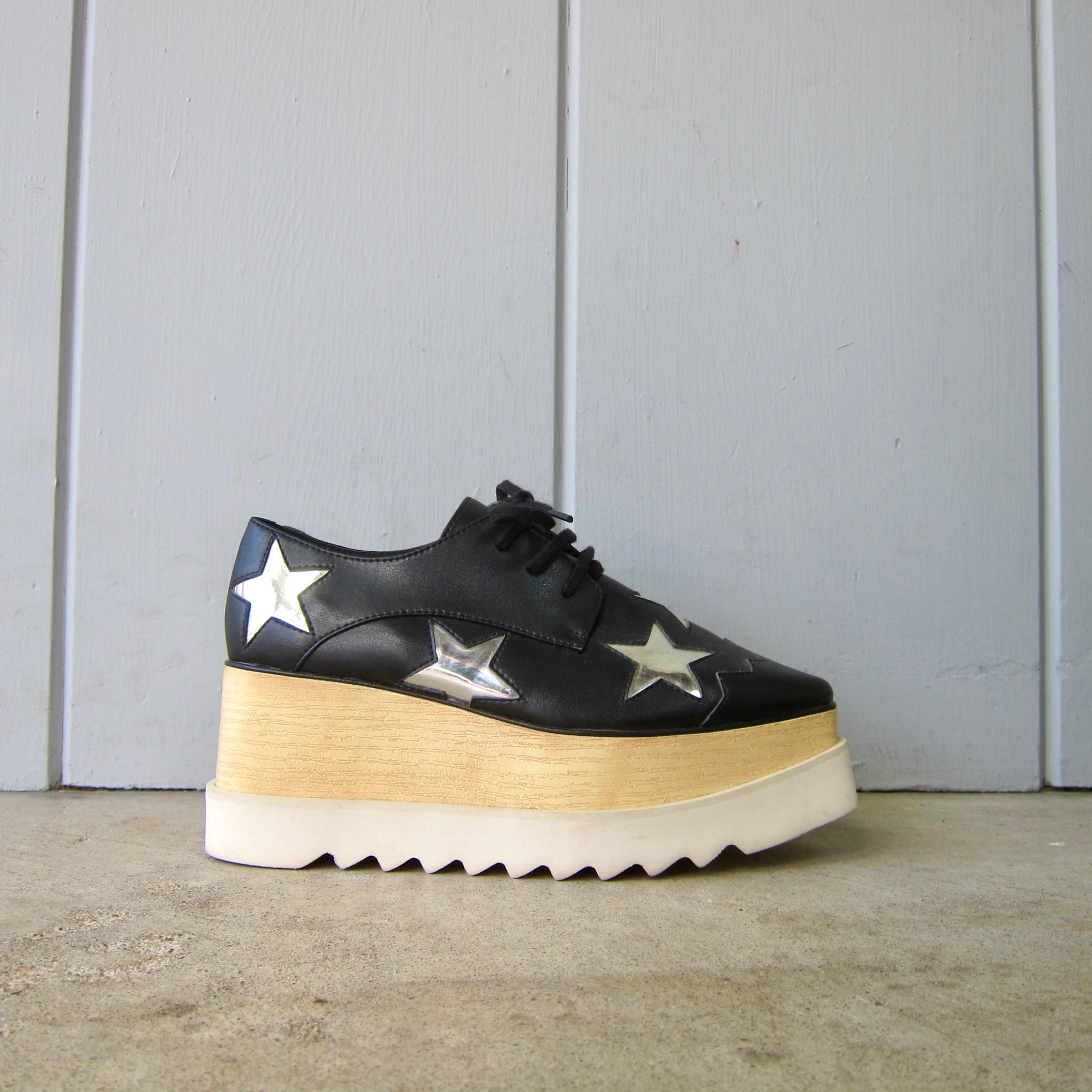 STELLAMcCARTNEY　スニーカー　厚底　Elyse　スター　レザー Stella Mccartney Elyse Star Platform Shoes: Metallic Vegan Leather