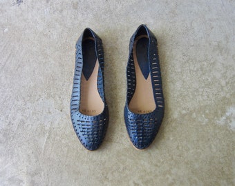 Navy Blue Leather Huaraches | 80s Manelli Leather Woven Flats | Vintage Slip Ons Summer Beach Shoes