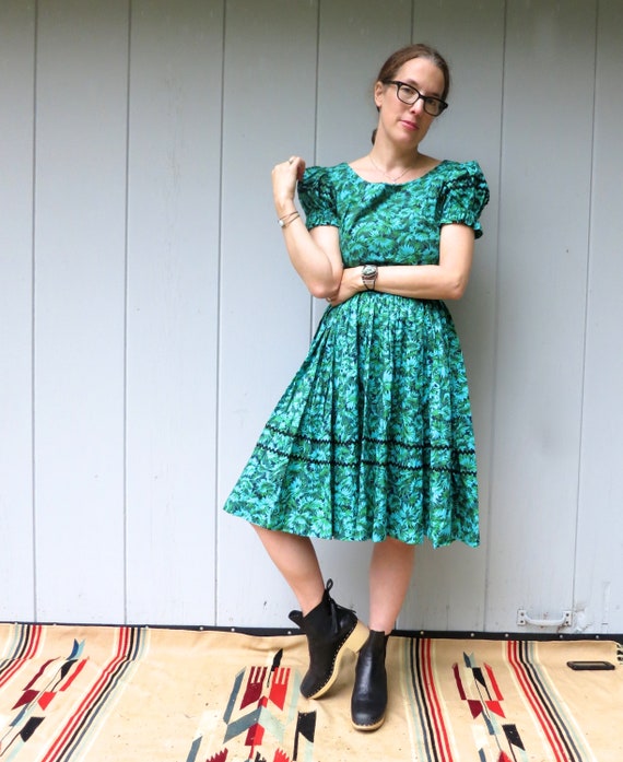 50s Square Dancing Dress | Full Circle Floral Pri… - image 9