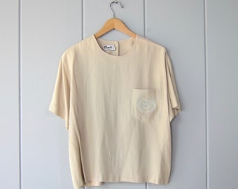 Camiseta extragrande boxy de los años 80 / Top taupe con manga casquillo / Camisa con escudo de bolsillo mínimo