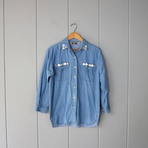 Chemise en jean années 80 légèrement délavée avec boutons