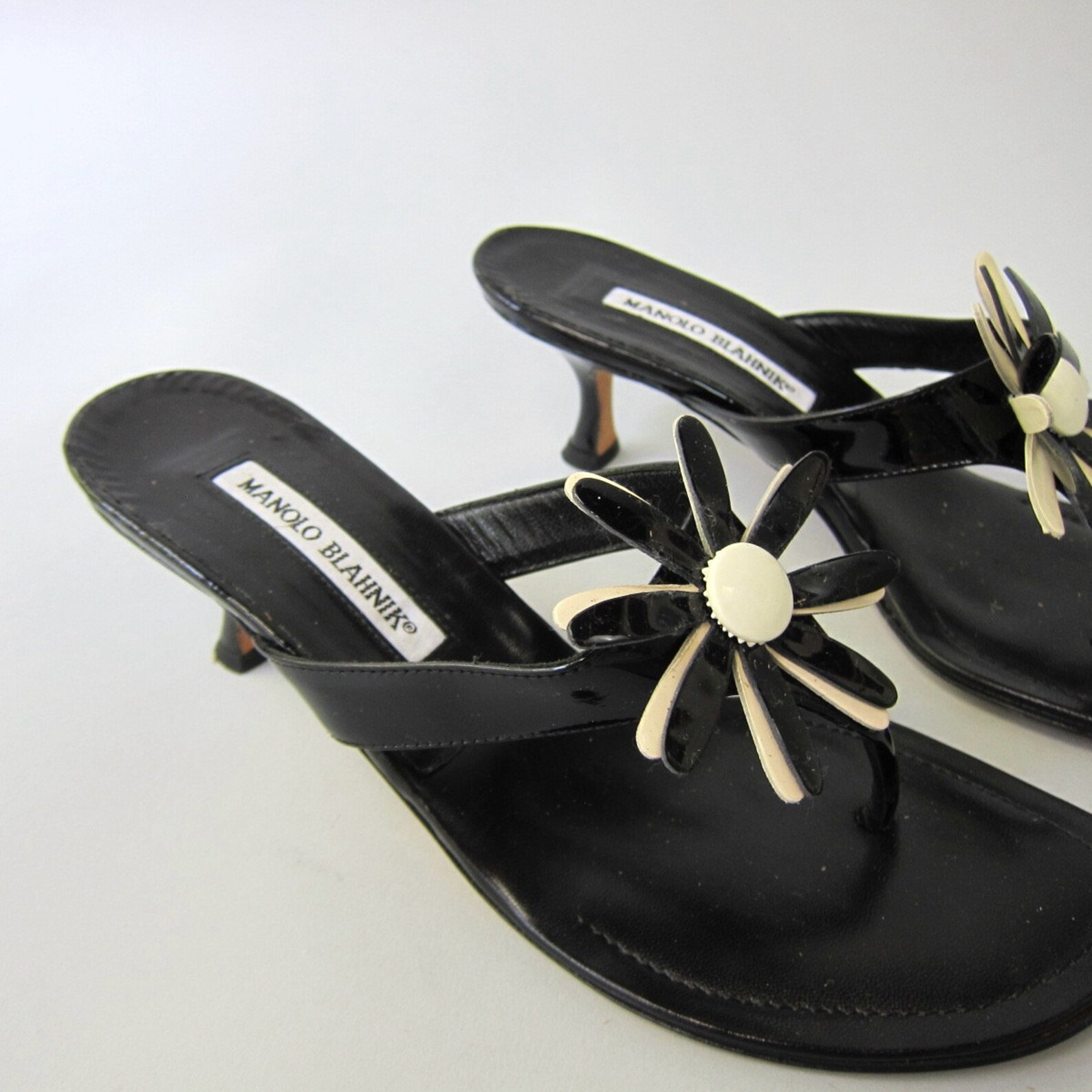 MANOLO BLAHNIK Flower Thong Sandals Black & White Patent | Etsy