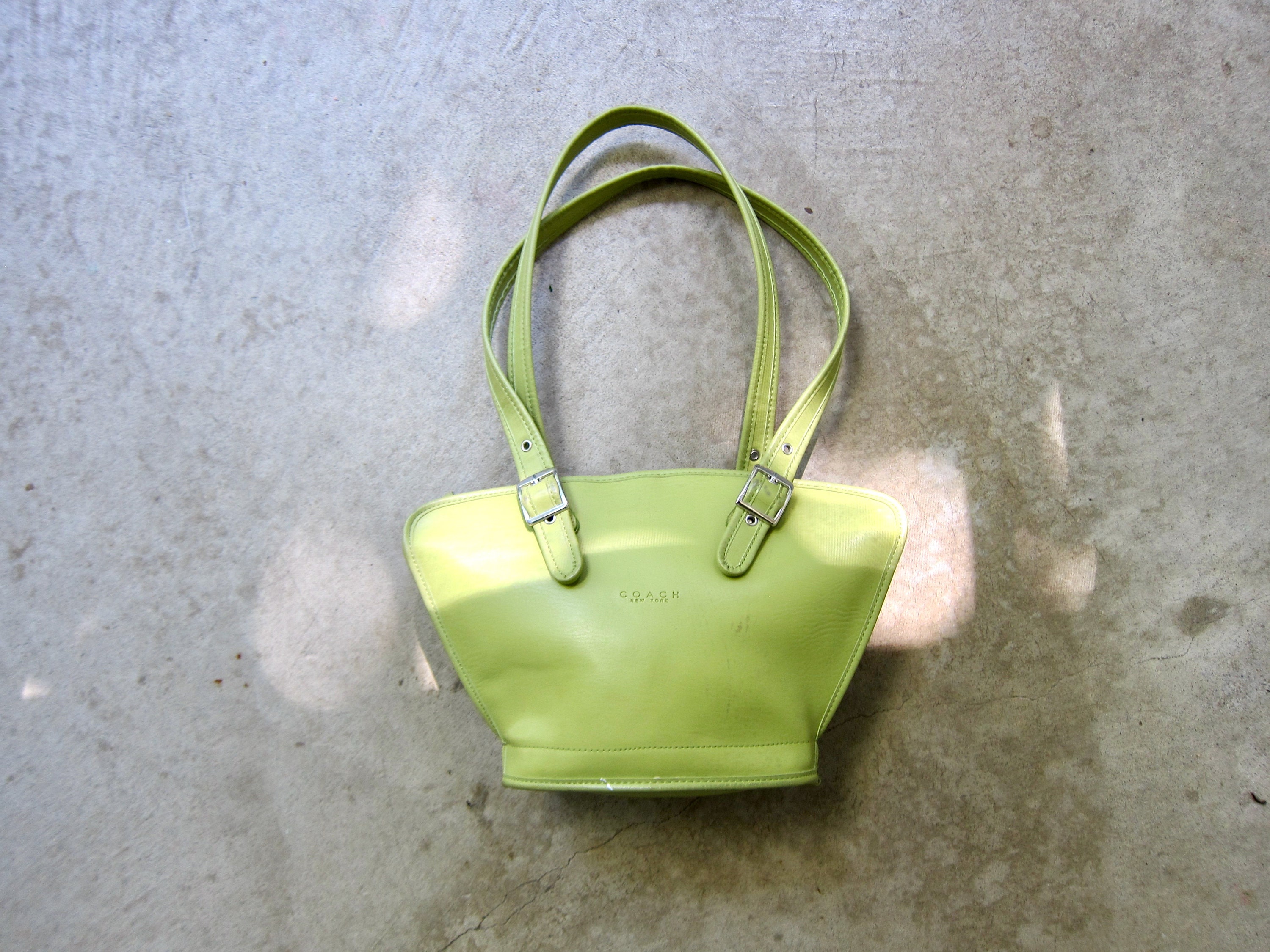 coach green shoulder bag