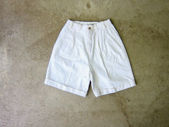 80s White Corduroy Shorts | Cotton Ribbed Pleated