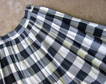 [Margesherwood] / ☆ TARTAN CHECK PLEATED SKIRT / black il_fullxfull.4521403249_wh1j.jpg