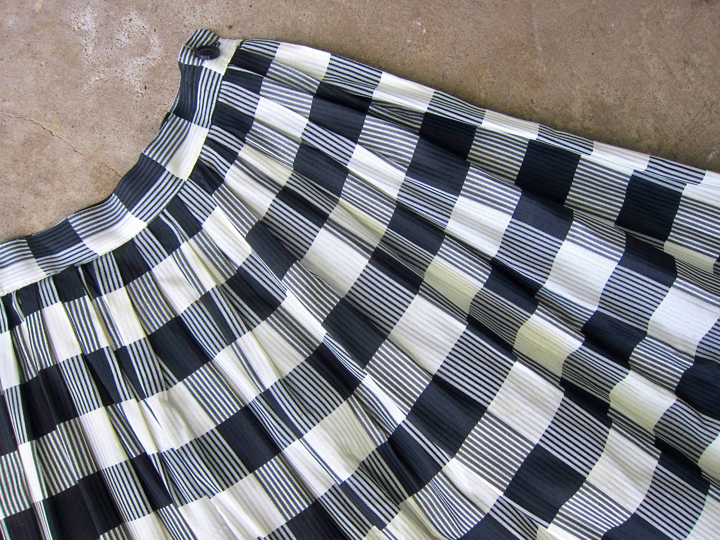 スカート NOTHING EVERYTHING : 24FW / WRINKLE PLEATED CHECK SKIRT PLEATS CHECK SKIRT - ITZAVIBE | 60% - Asian Fashion Online Store