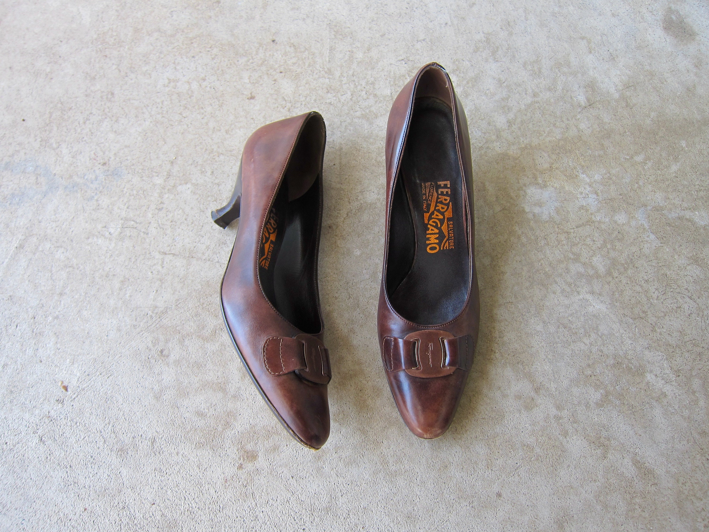 イタリア製OLD FERRAGAMO Vintage Salvatore Ferragamo Brown Leather Slip Ons: Italian Low
