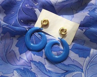 80s Thick Plastic Hoop Earrings | Vintage Blue Gold Plastic Swirl Hoops | Modern Minimal Jewelry