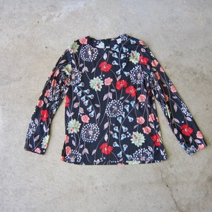70s BLACK FLOWER Mod Retro Floral Print Top CJ