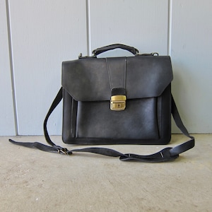 Petit sac messager pour ordinateur portable en cuir noir huilé des années 70 fabriqué en GRÈCE vintage cartable épais sac à bandoulière en cuir épais