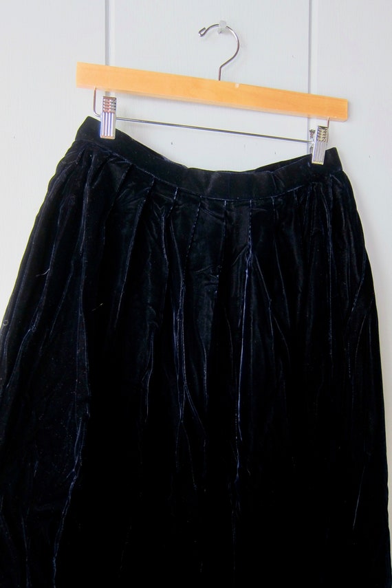 70s Dark Blue VELVET Skirt | Gathered Pleated Mid… - image 3