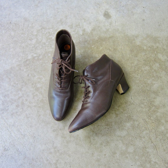 80s Leather Brown Lace Up Booties | Vintage Victor