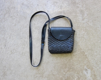 90s Woven Black Leather Crossbody Purse: Vintage Shoulder Bag