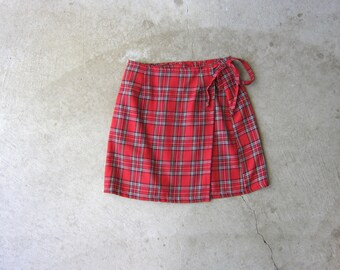 Minigonna in tartan di lana rossa anni '80 / Gonna avvolgente con frange anteriori / Gonna in lana scozzese preppy