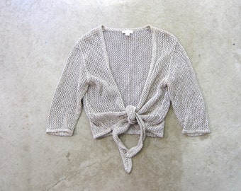 Cardigan en tricot ajouré au crochet | Haut d'été en tricot à nouer à la taille | Pull court preppy à nouer