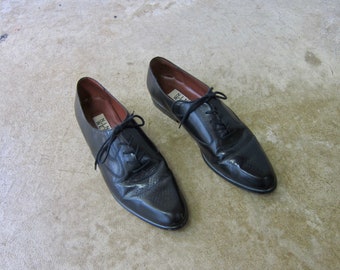 90s Nine West Schwarze Wingtip Oxfords | Klassische Leder-Oxfords | Preppy Lace Up Derby Schuhe | Damen Schuhe