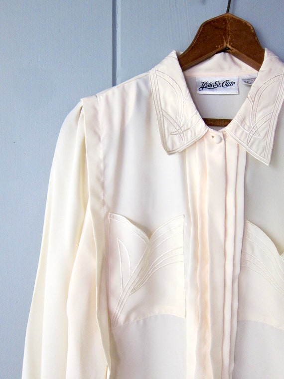 80s Creamy White Blouse | Vintage Pleated & Embro… - image 5