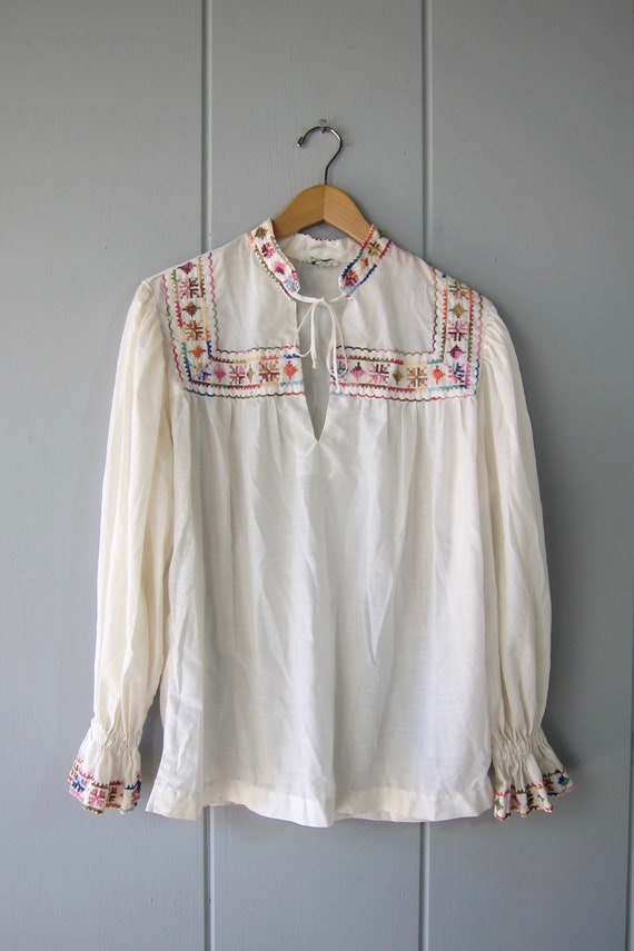 White Cotton Poet Blouse | Vintage Ruffled Cuff M… - image 2