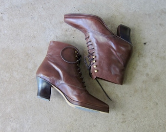 80s Tall Brown Leather Lace Up Ankle Boots | Vintage Pippi Granny Victorian Pointy Toe Booties