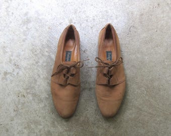 Zapatos de ante y cuero marrón de los años 80 / Mocasines con cordones de estilo preppy