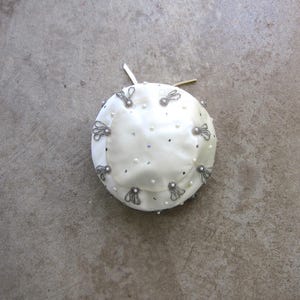 Vintage midcentury pillbox hat ivory white beaded hat woman&#39;s Fortune Teller Hat Cocktail Holiday Party Hat Bramson Chicago Size 22