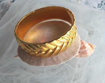 90s Thick Gold Cuff Bracelet | Thick Wide Gold Bracelet | Modern Gold Beveled Bangle | Mod Minimal Jewelry