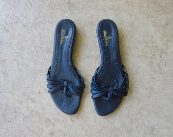 Chaussures plates en cuir bleu marine Brooks Brother | Sandales orge | Tongs d'été modernes