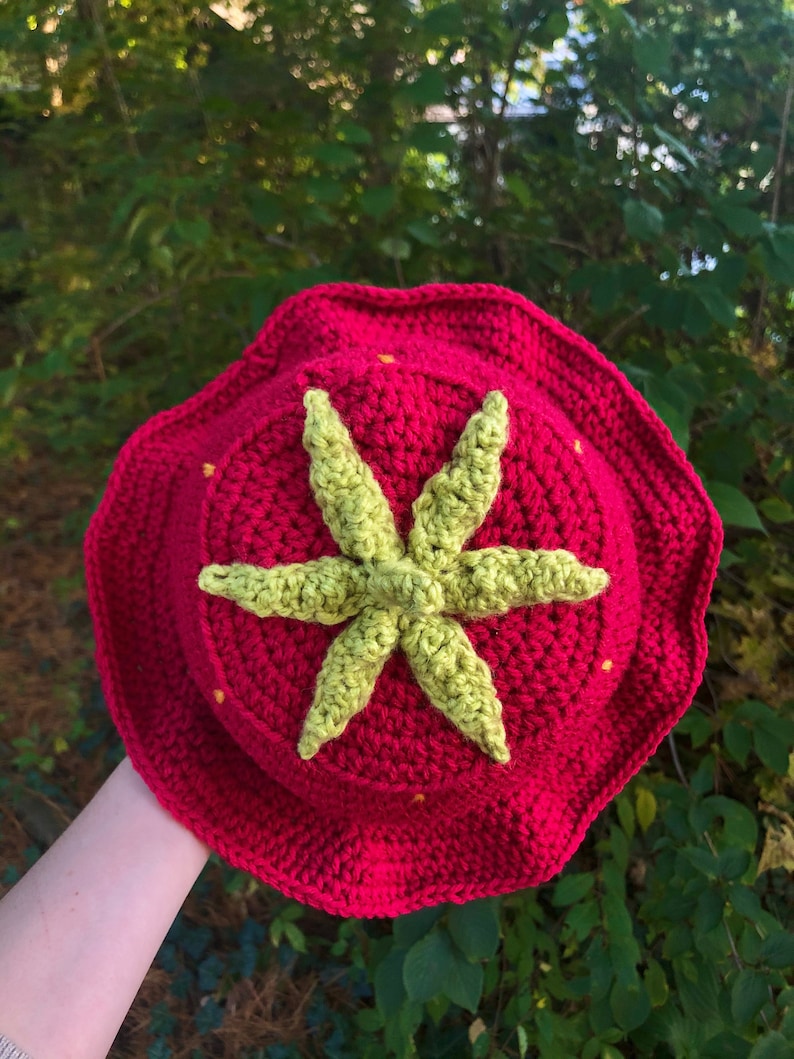 Crochet Strawberry Bucket Hat PATTERN
