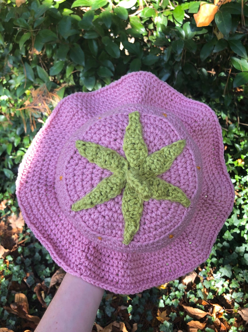 Crochet Strawberry Bucket Hat PATTERN