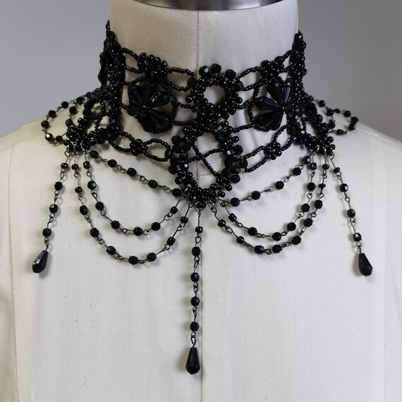 Ladies beaded necklace deals