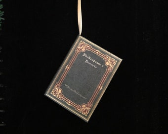 CHRISTMAS DELIVERY! Miniature Shakespeare’s Sonnets Ornament – Classic Poetry Christmas Decoration