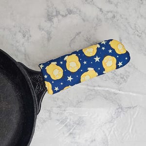 Anime Headache Duck Monster Cast Iron Skillet Handle Cover: Halloween Kitchen Potholder
