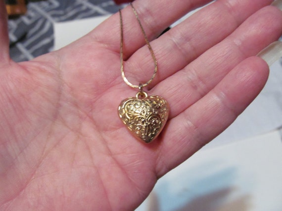 Gold tone puffed heart necklace 16 inch - image 3