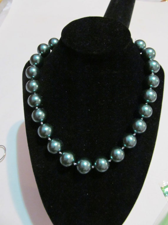 J Crew glass bead choker necklace
