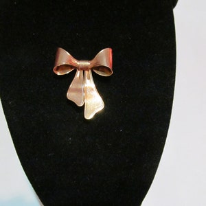 Vintage Avon 1980 bow pin brooch pendent