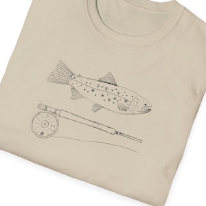 Forelle und Fliegenrute - Fliegenfischen T-Shirt - Fliegenfischer T-Shirt - Angeln Tshirt - Fischer T-Shirt - Vatertagsgeschenk - Fliegenfischen T-Shirt