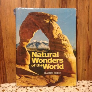 Natural Wonders Of The World READER&#39;S DIGEST Copyright 1982 Hardcover with Dust Jacket