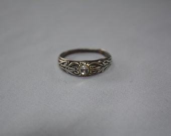 size 8 **M12 vintage sterling silver statement ring with oval faceted purple amethyst in a scrollwork and rope design setting