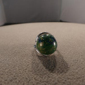 Vintage Wedding Band Stacker Design Ring Sterling Silver 3 Round Bezel Prong Set Green Agate Diamond Cluster Multi Stone Setting, Size 6