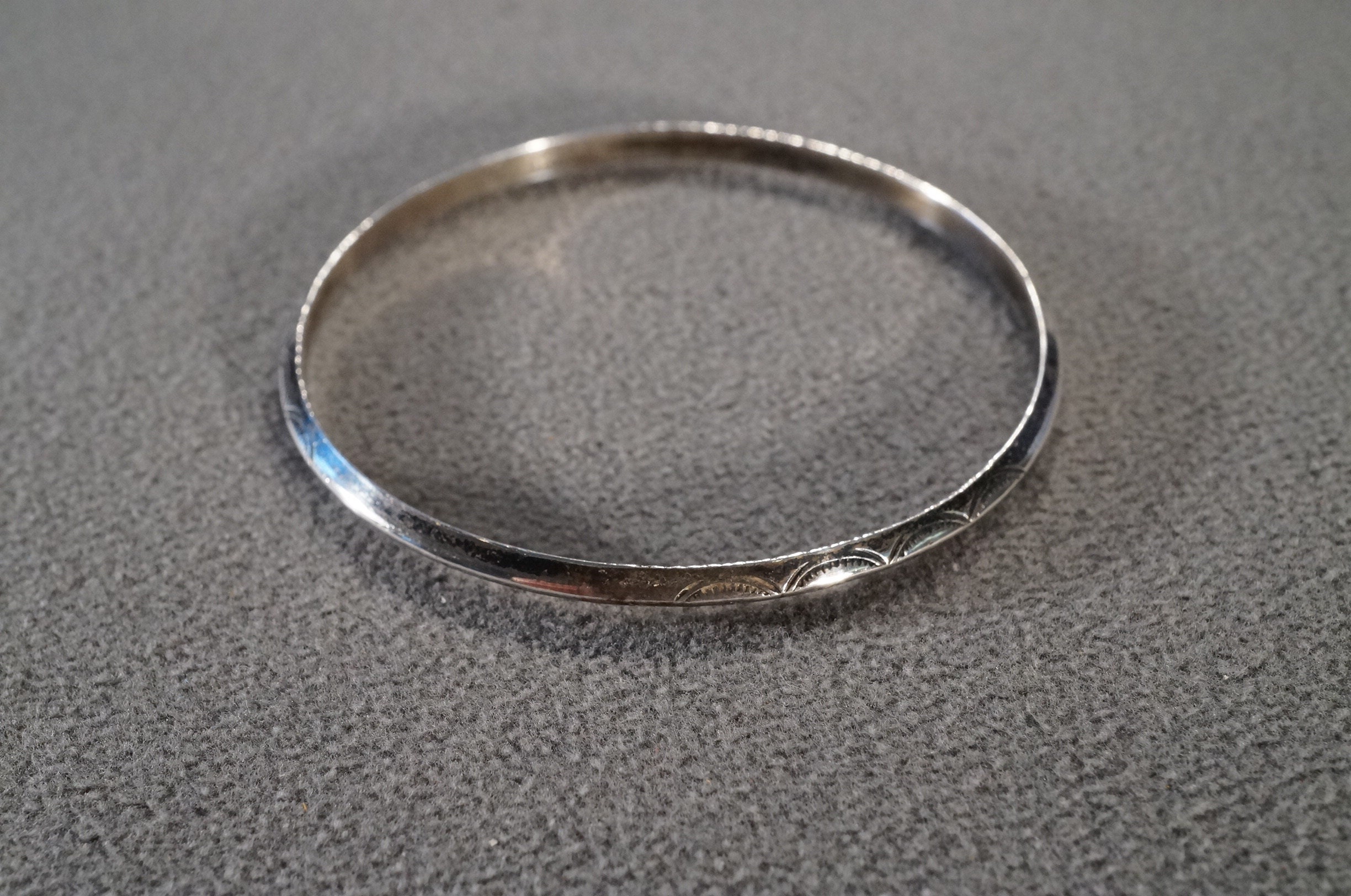 Vintage Silver Bangle ヴィンテージ フレア フローラル Leaf Vine Bangle Bracelet Silver Tone Boho Stackable Layered