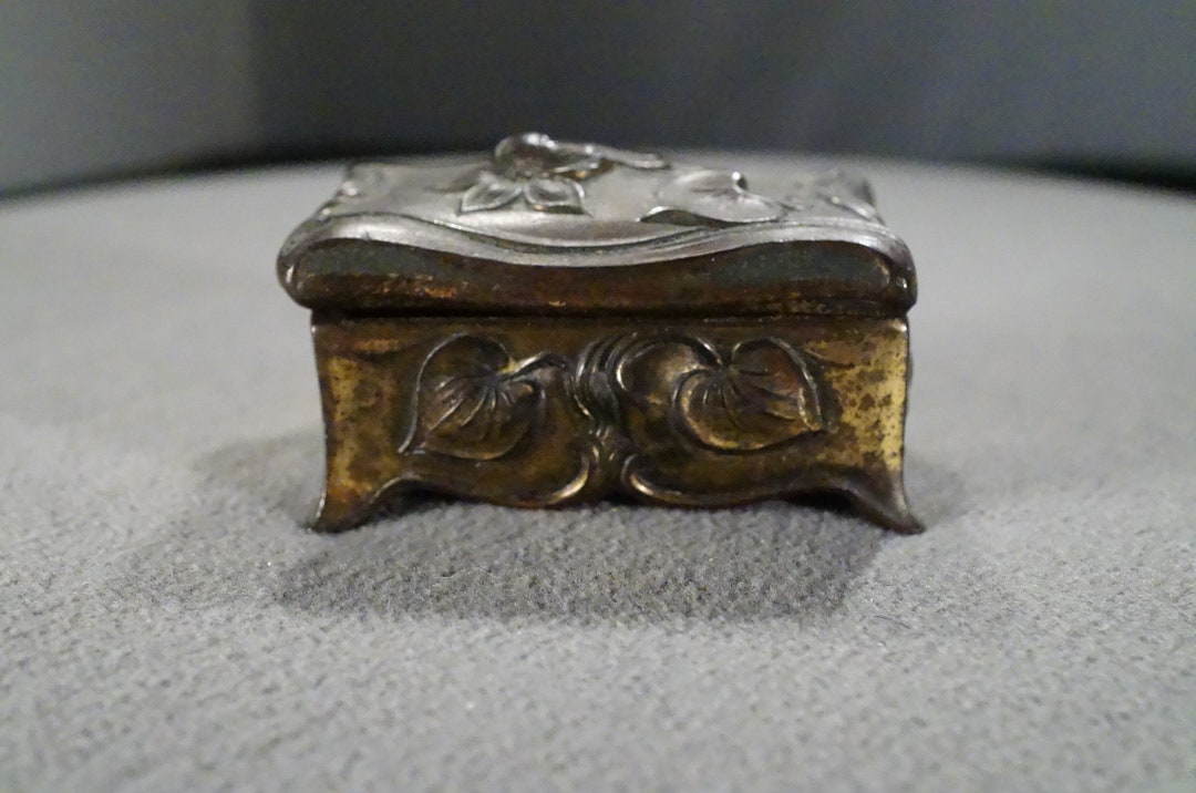 Antique Vintage Bronze Metal Jewelry Trinket Casket Design Box Foot