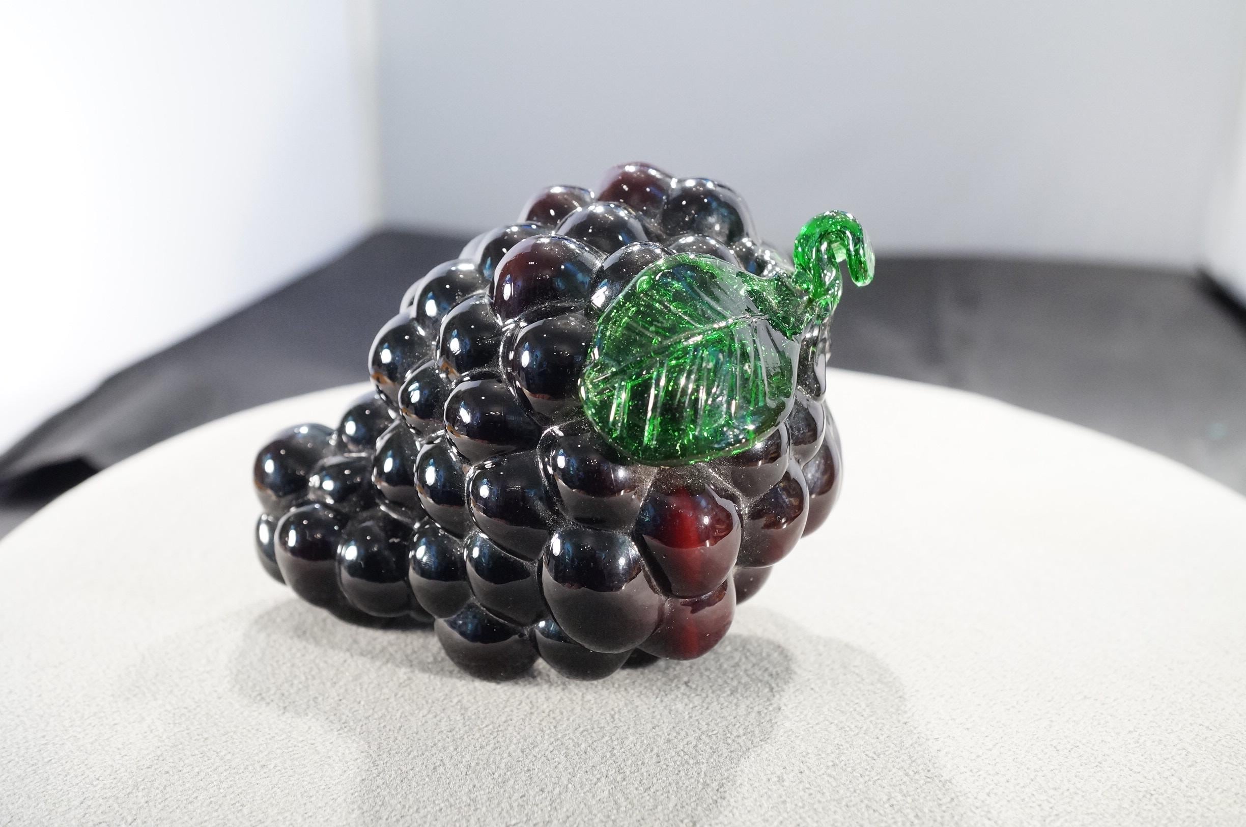 ぶどう置物　アンティーク　Antique Grape Figurine Antique Vintage Art Glass Grape Cluster Sculpture Raised Relief