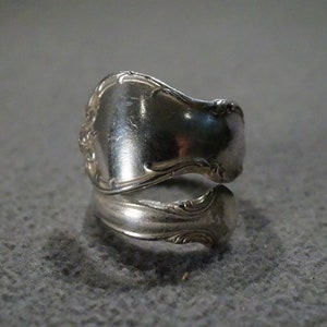 Antique Vintage Spoon Design Ring Sterling Silver Etched Scrolled Setting Classic Collectable Art Deco Style, Size 8
